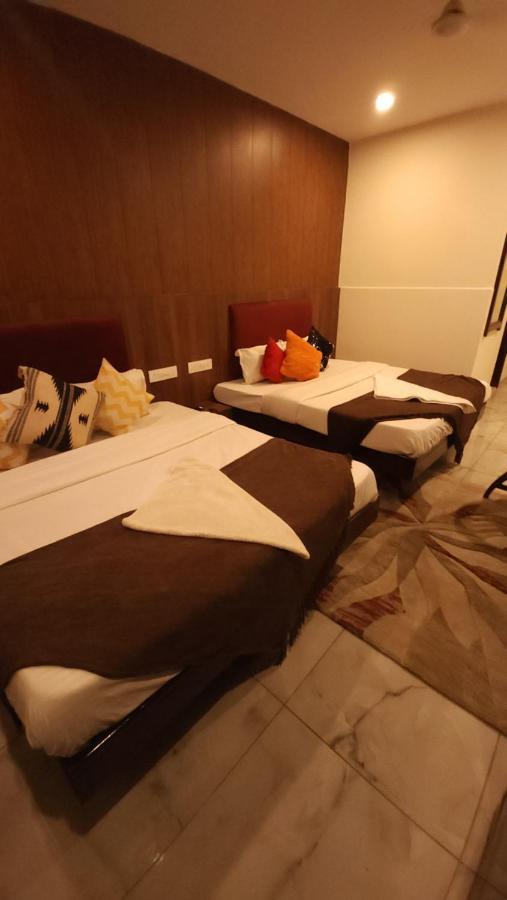 Hotel Multitech Premium Chandīgarh Zewnętrze zdjęcie