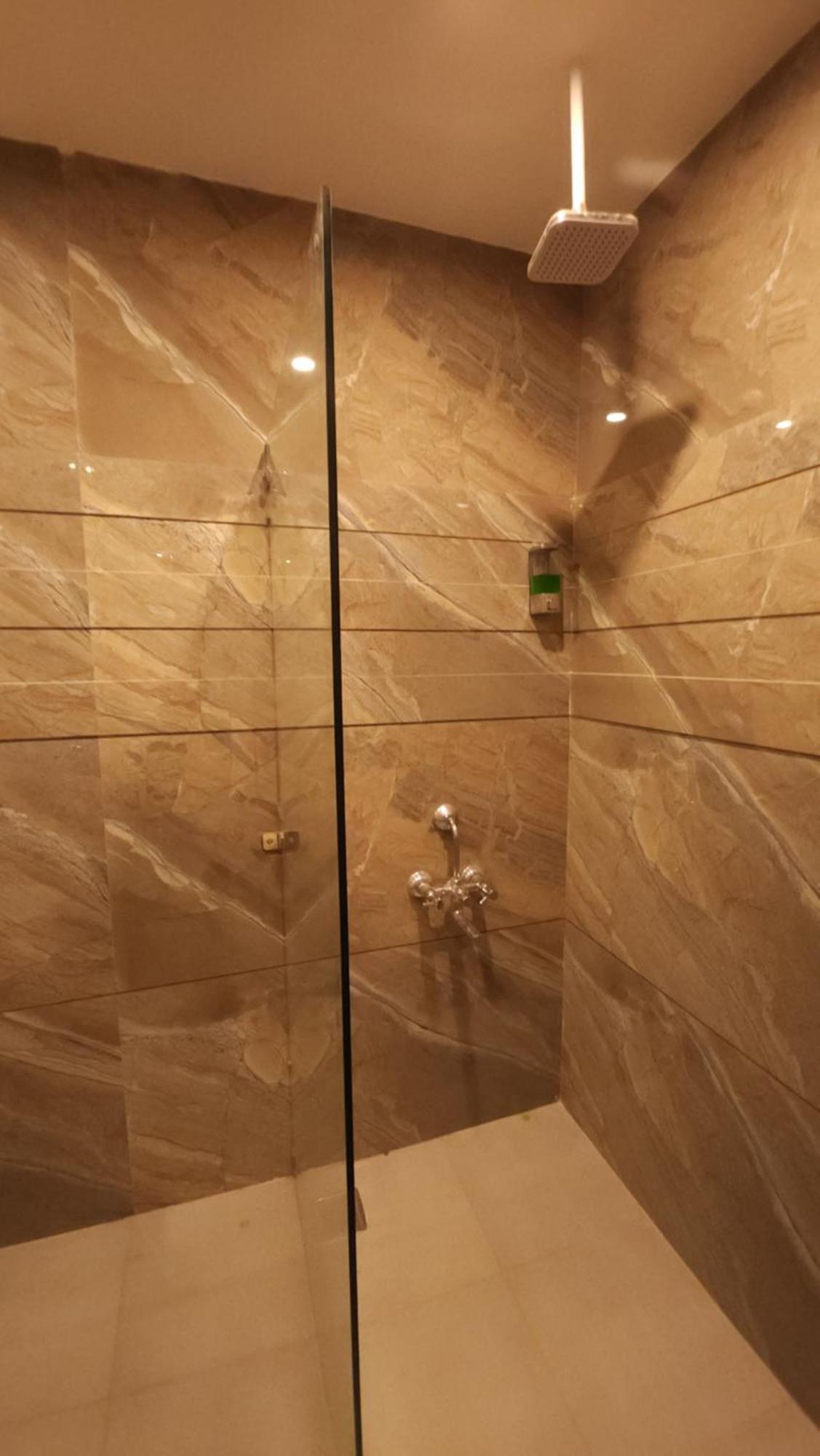Hotel Multitech Premium Chandīgarh Zewnętrze zdjęcie
