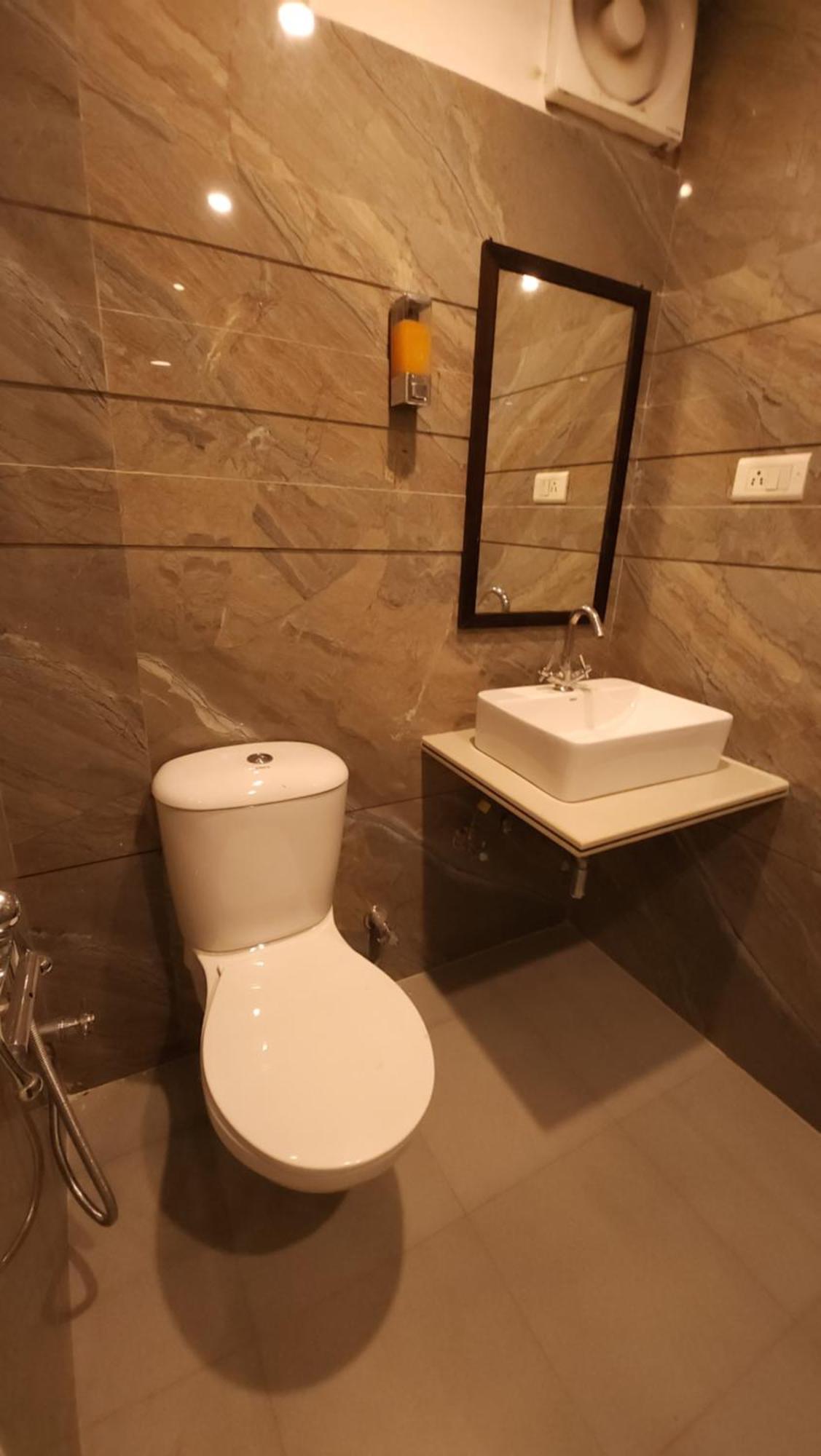 Hotel Multitech Premium Chandīgarh Zewnętrze zdjęcie