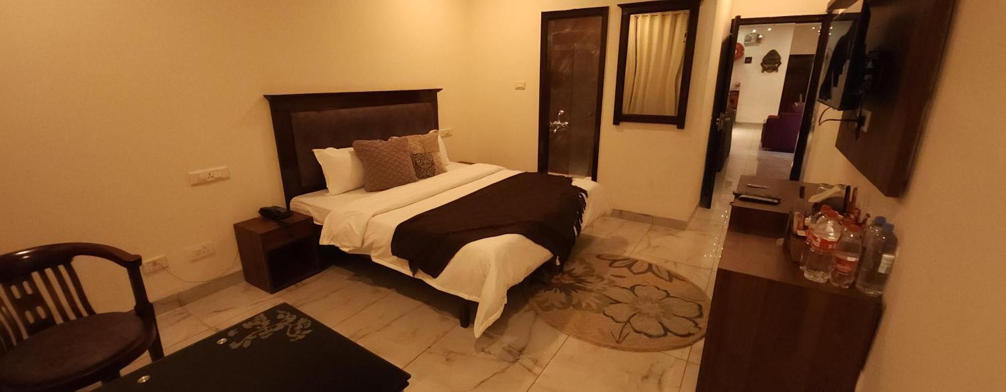 Hotel Multitech Premium Chandīgarh Zewnętrze zdjęcie